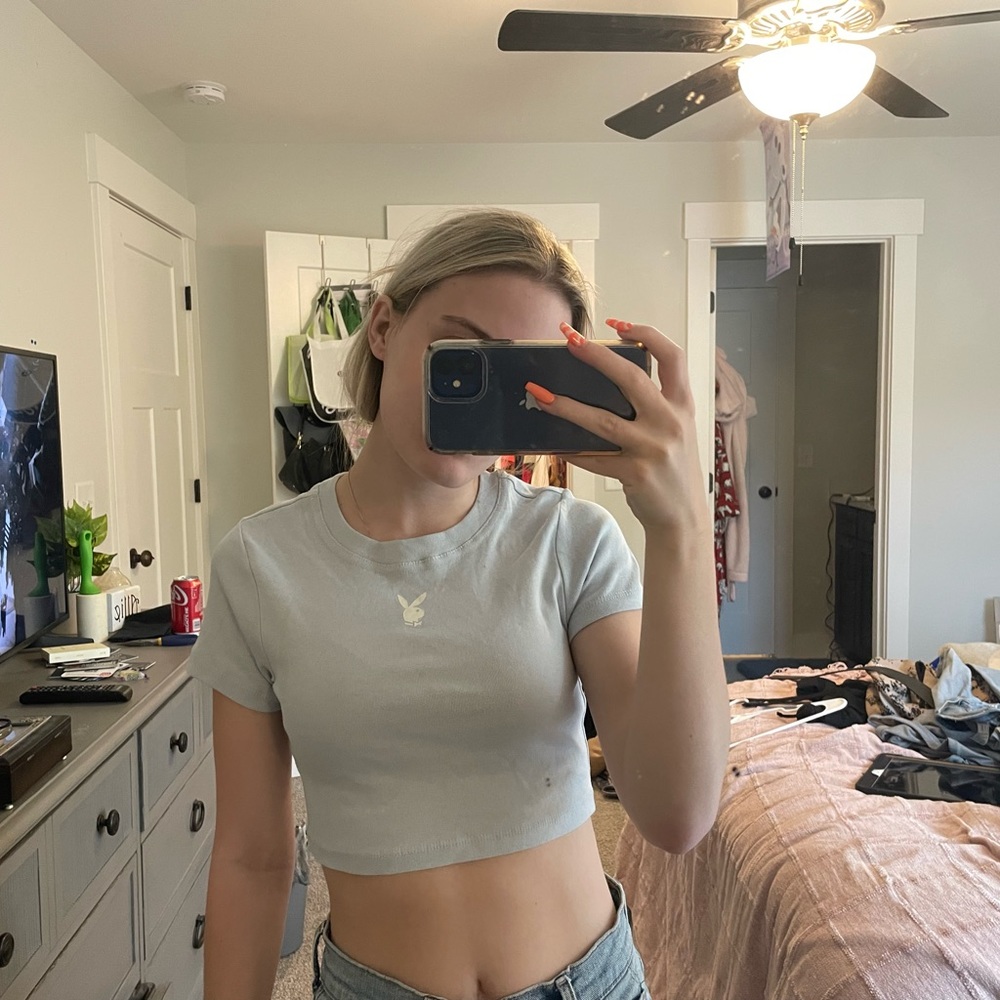 The cutest cropped playboy tee!